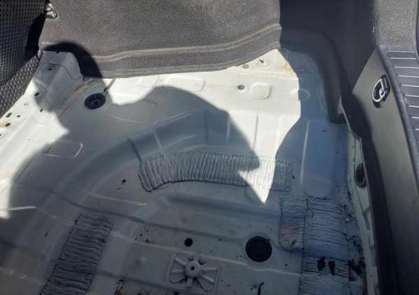 Toyota Prius cena 63000 przebieg: 90000, rok produkcji 2017 z Toruń małe 596